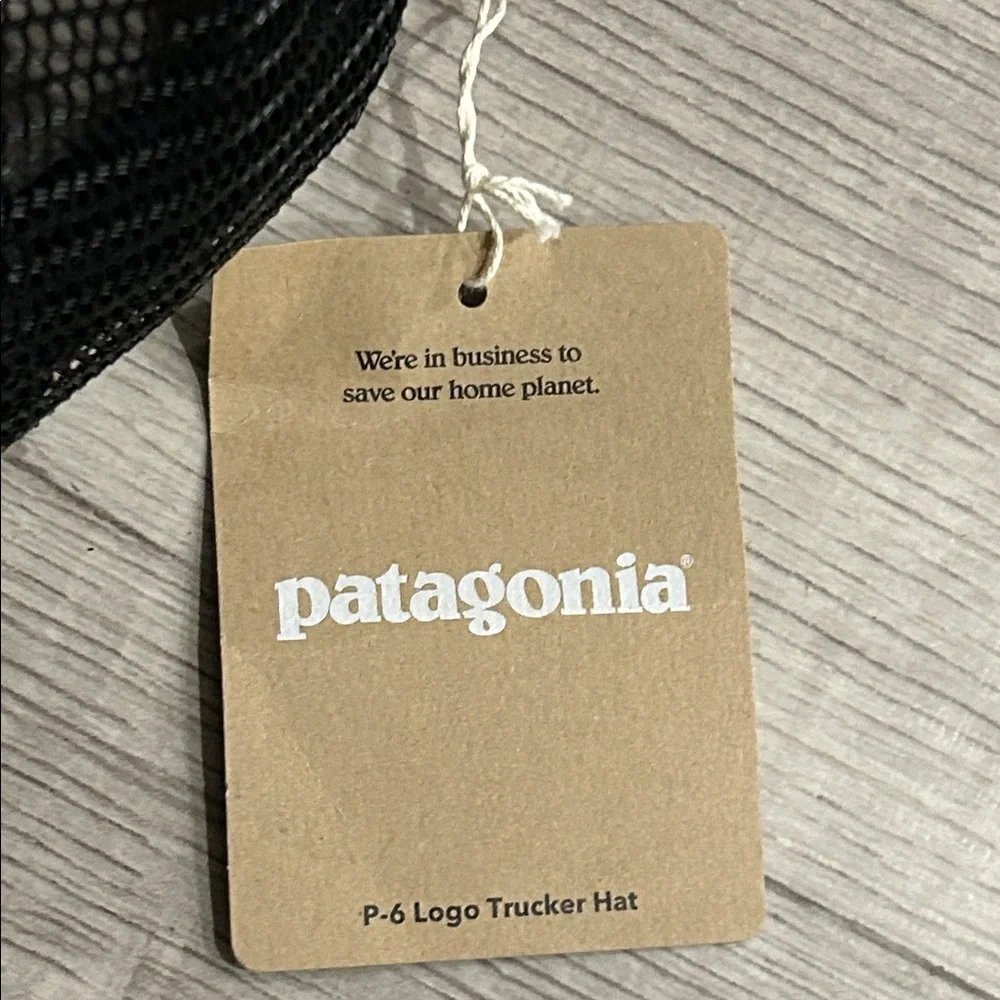 PATAGONIA | Men’s P-6 Logo Trucker Hat